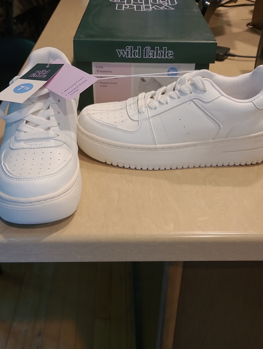 Wild Fable Lola Sneakers New In Box 7 1/2